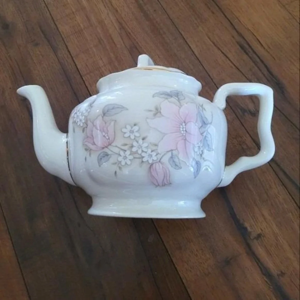 Arthur Wood England Porcelain Teapot Floral Design Gold Trim Vintage‎